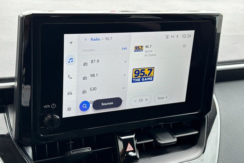 Toyota Corolla Vehicle Full-screen Gallery Image 17