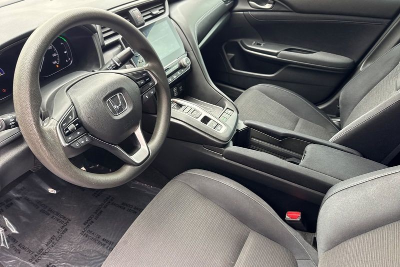 Honda Insight Vehicle Full-screen Gallery Image 10