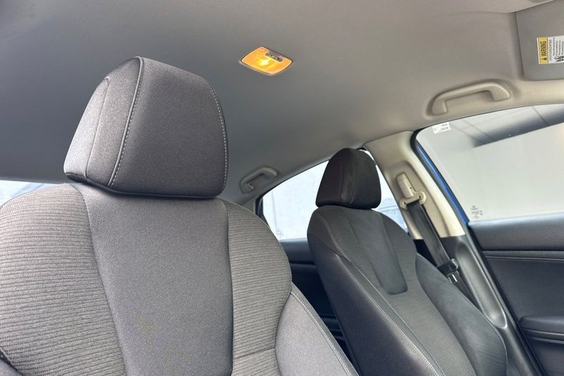 Honda Insight Vehicle Full-screen Gallery Image 16