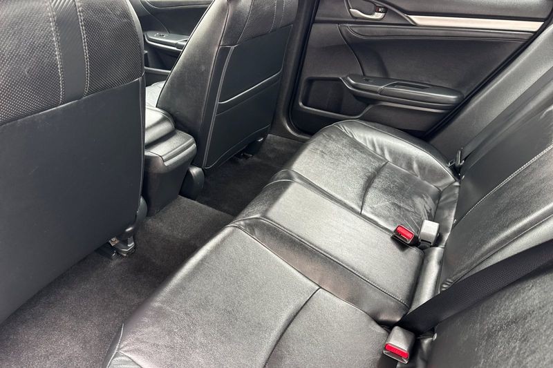 Honda Civic Sedan Vehicle Full-screen Gallery Image 12