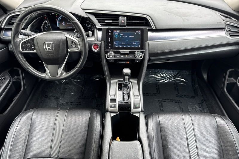 Honda Civic Sedan Vehicle Full-screen Gallery Image 13