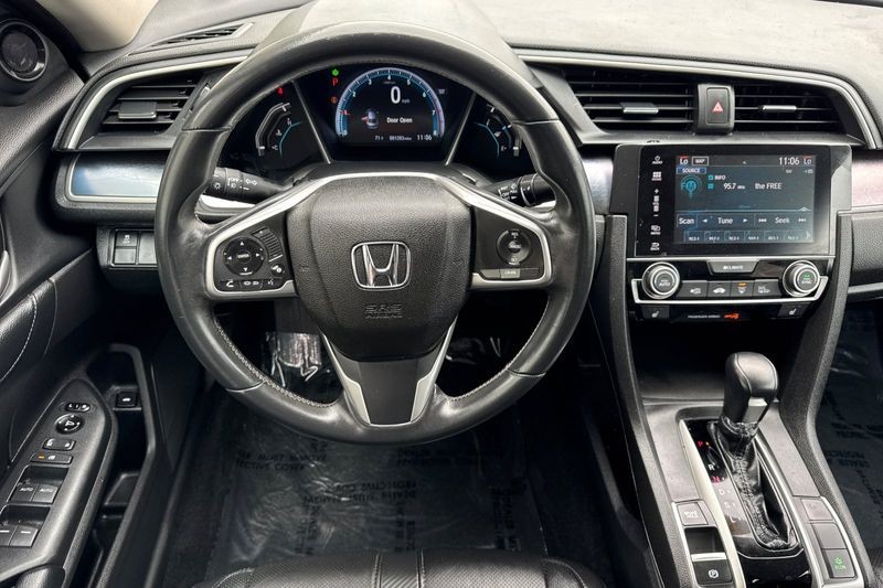 Honda Civic Sedan Vehicle Full-screen Gallery Image 14