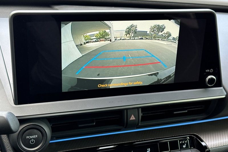 Toyota Prius Vehicle Full-screen Gallery Image 19