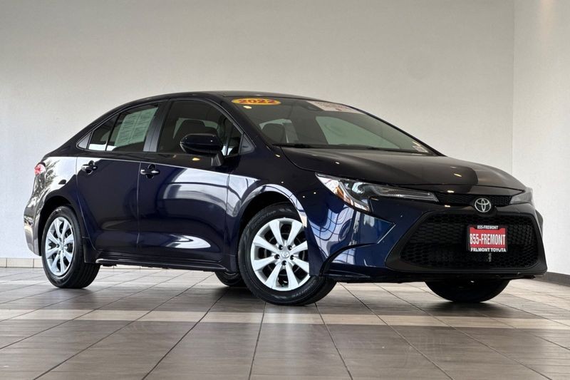 Toyota Corolla Vehicle Full-screen Gallery Image 02