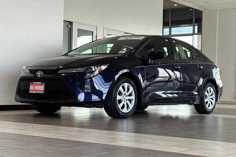 Toyota Corolla Vehicle Full-screen Gallery Image 08