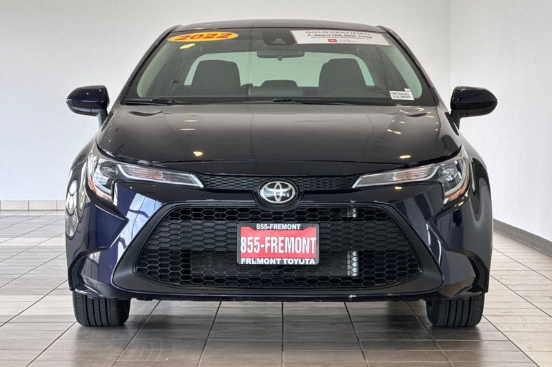 Toyota Corolla Vehicle Full-screen Gallery Image 09
