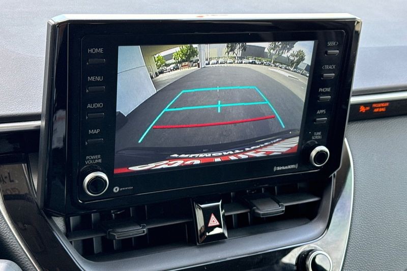 Toyota Corolla Vehicle Full-screen Gallery Image 18