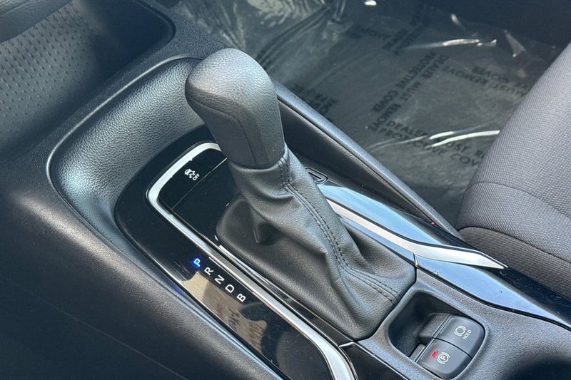 Toyota Corolla Vehicle Full-screen Gallery Image 20