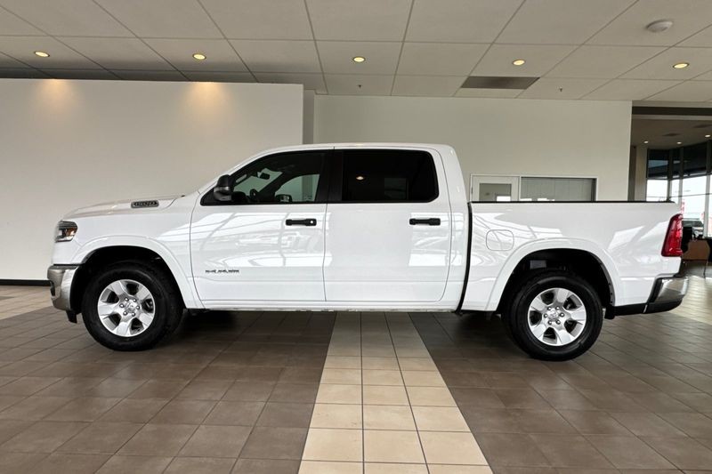 Ram 1500 Vehicle Full-screen Gallery Image 07