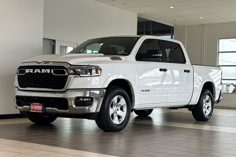 Ram 1500 Vehicle Full-screen Gallery Image 08