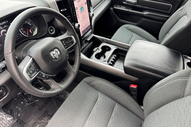 Ram 1500 Vehicle Full-screen Gallery Image 10