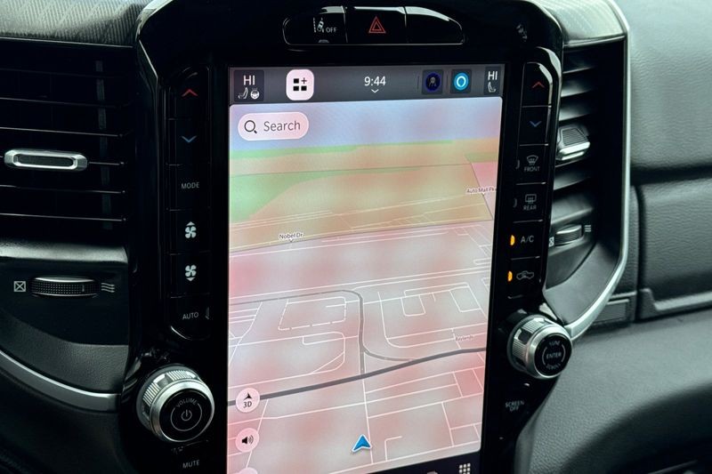 Ram 1500 Vehicle Full-screen Gallery Image 18