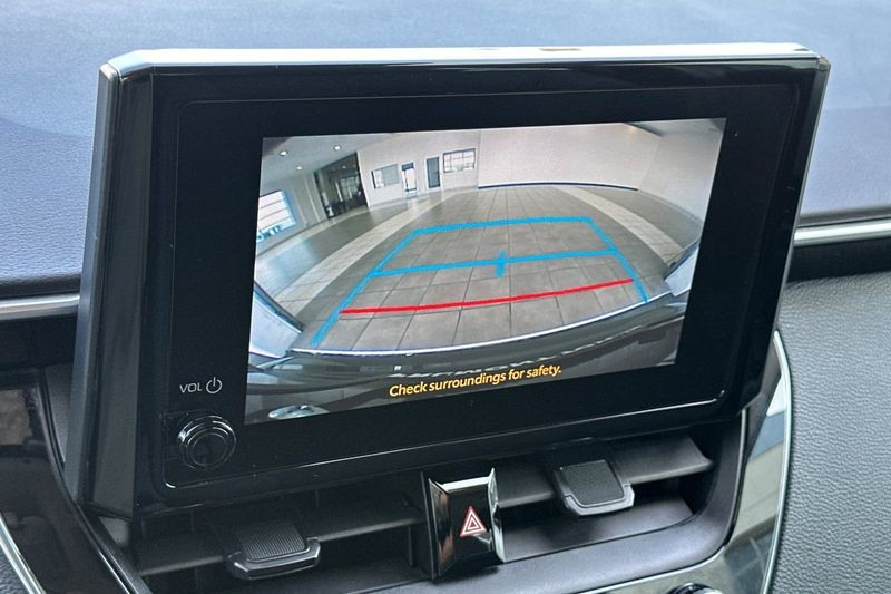 Toyota Corolla Vehicle Full-screen Gallery Image 18
