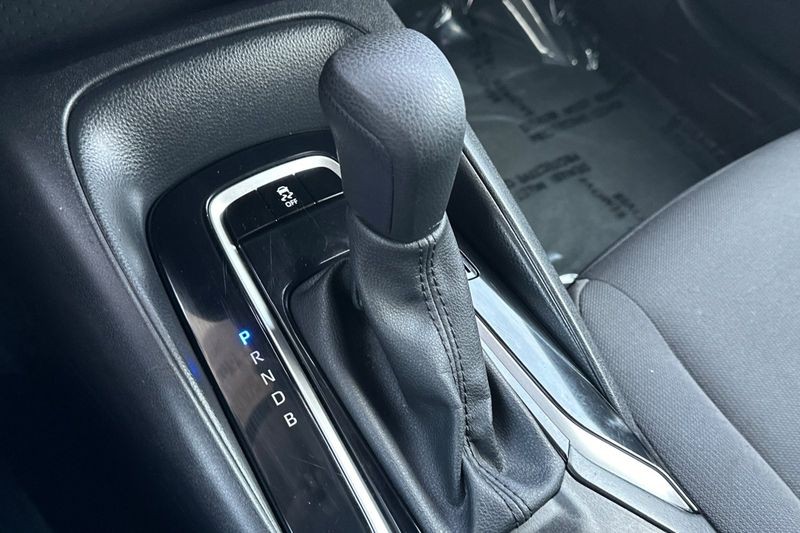 Toyota Corolla Vehicle Full-screen Gallery Image 20