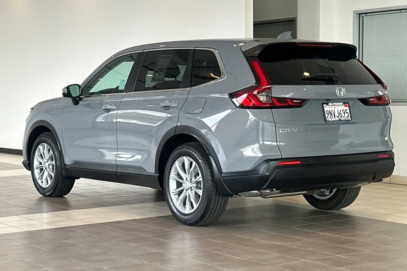 Honda CR-V Vehicle Full-screen Gallery Image 06
