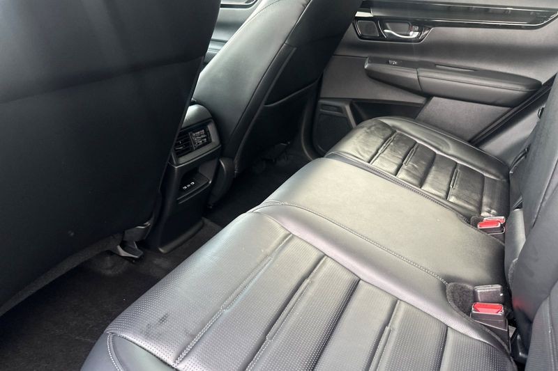 Honda CR-V Vehicle Full-screen Gallery Image 12