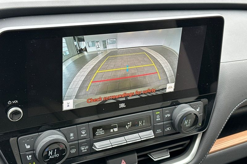 Toyota Grand Highlander Vehicle Full-screen Gallery Image 20