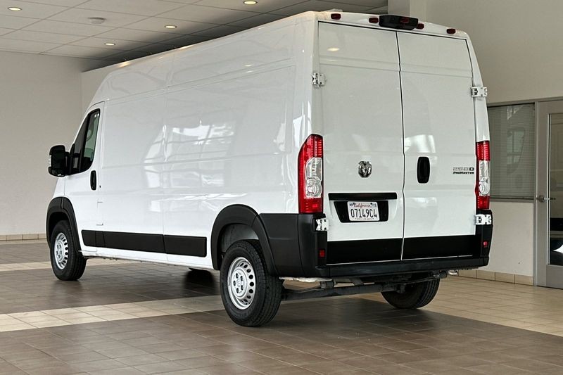 Ram ProMaster Cargo Van Vehicle Full-screen Gallery Image 06