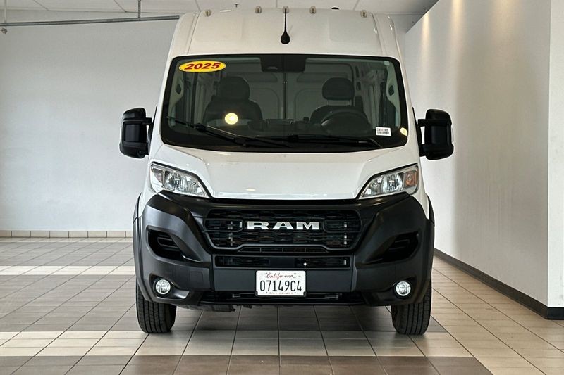 Ram ProMaster Cargo Van Vehicle Full-screen Gallery Image 09