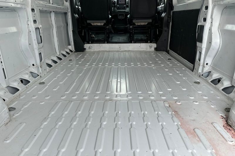 Ram ProMaster Cargo Van Vehicle Full-screen Gallery Image 15