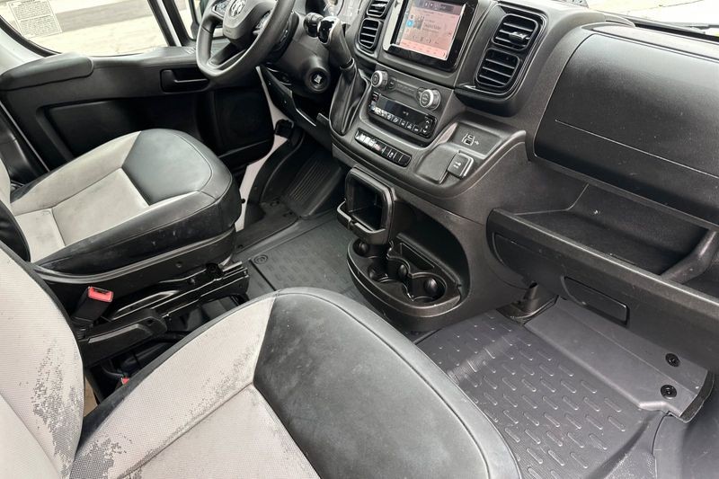 Ram ProMaster Cargo Van Vehicle Full-screen Gallery Image 16