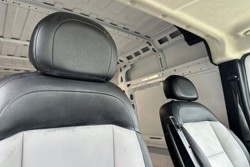 Ram ProMaster Cargo Van Vehicle Full-screen Gallery Image 17