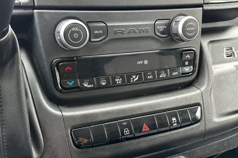 Ram ProMaster Cargo Van Vehicle Full-screen Gallery Image 20