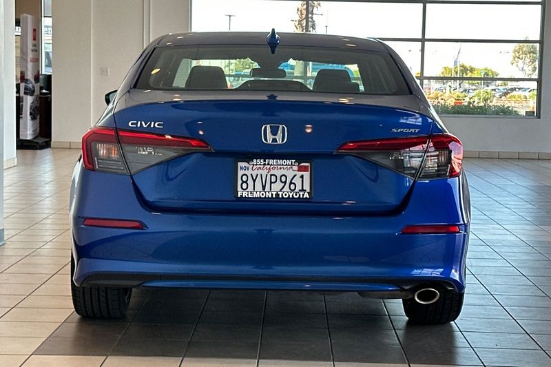 Honda Civic Sedan Vehicle Full-screen Gallery Image 05
