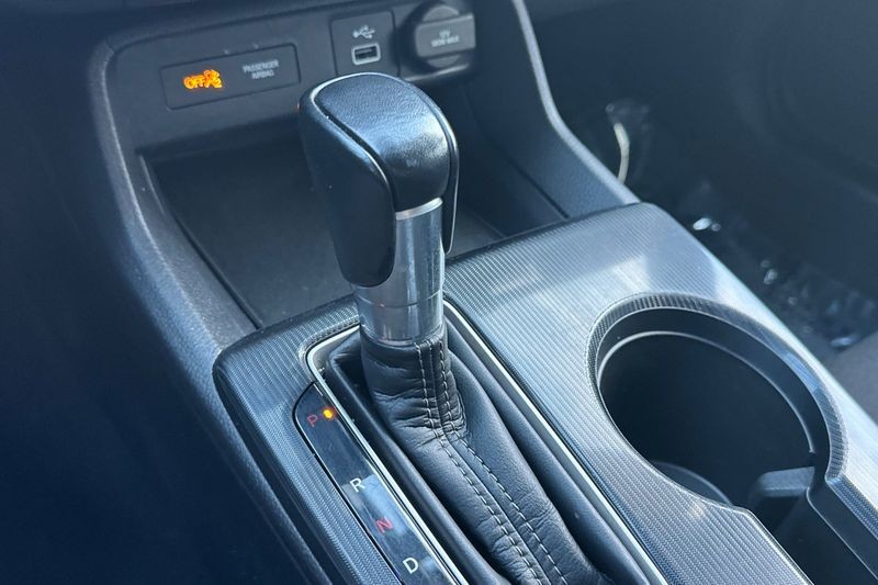 Honda Civic Sedan Vehicle Full-screen Gallery Image 20