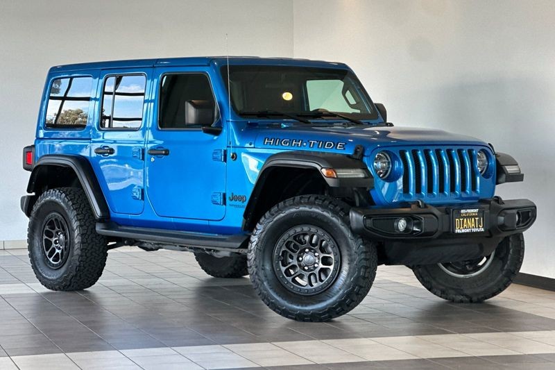 Jeep Wrangler Vehicle Full-screen Gallery Image 02
