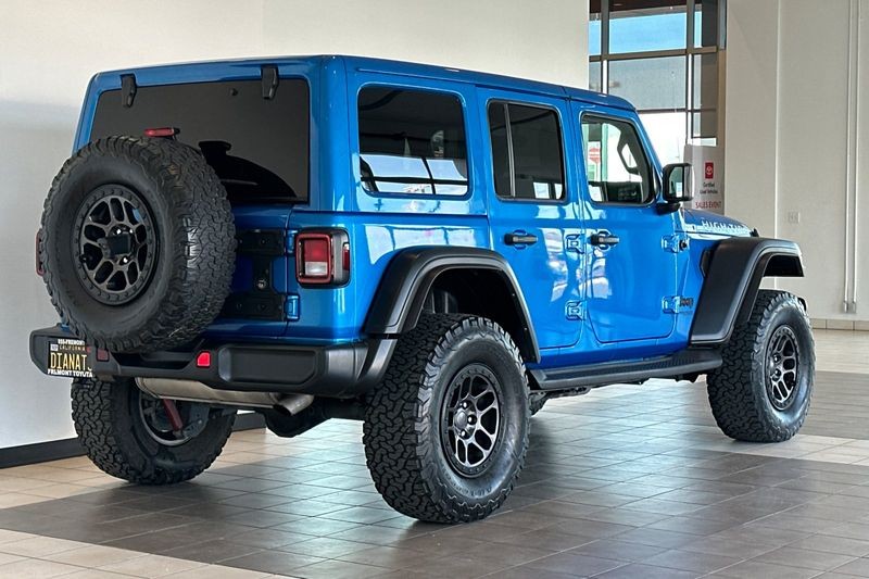 Jeep Wrangler Vehicle Full-screen Gallery Image 04