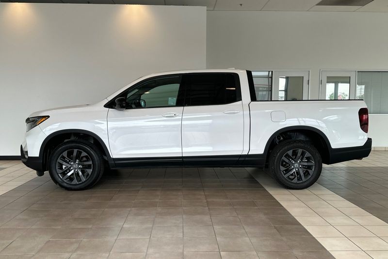 Honda Ridgeline Vehicle Full-screen Gallery Image 07
