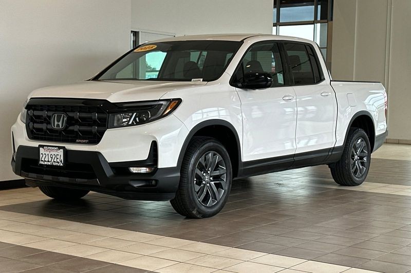 Honda Ridgeline Vehicle Full-screen Gallery Image 08