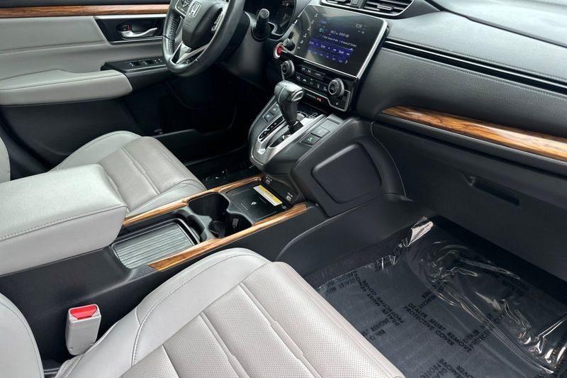 Honda CR-V Vehicle Full-screen Gallery Image 16