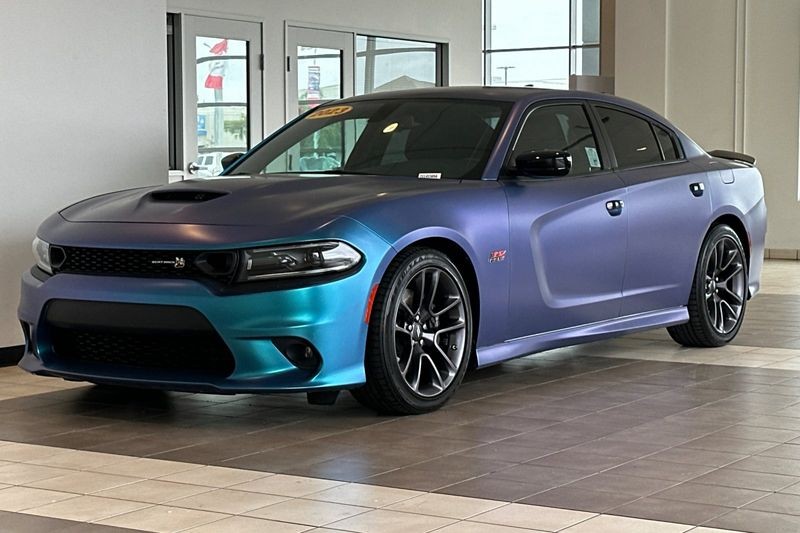 Dodge Charger Vehicle Full-screen Gallery Image 08