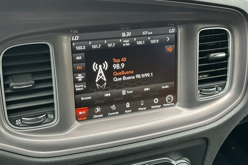 Dodge Charger Vehicle Full-screen Gallery Image 17