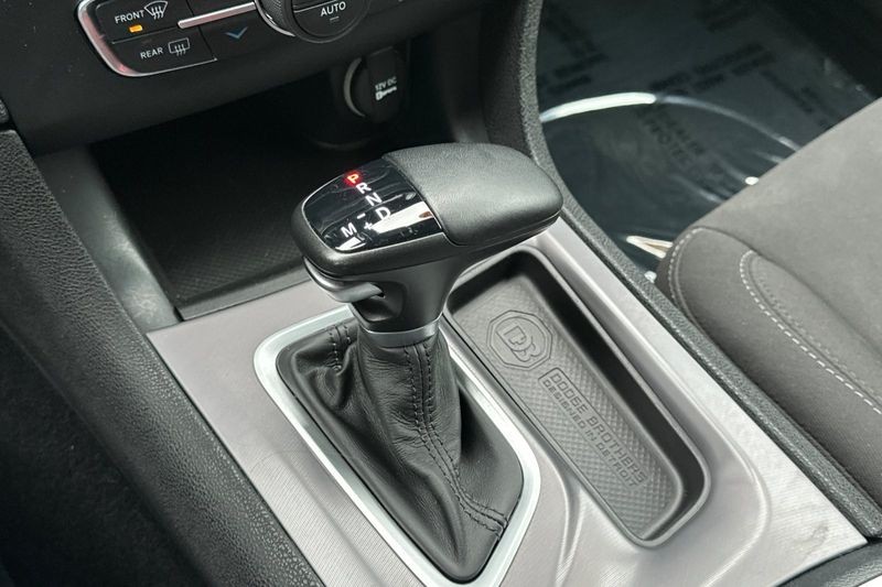 Dodge Charger Vehicle Full-screen Gallery Image 20