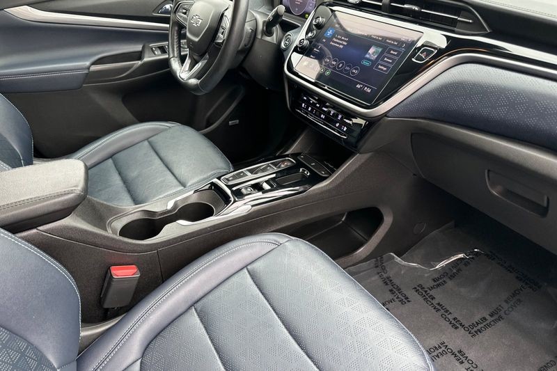 Chevrolet Bolt EUV Vehicle Full-screen Gallery Image 16