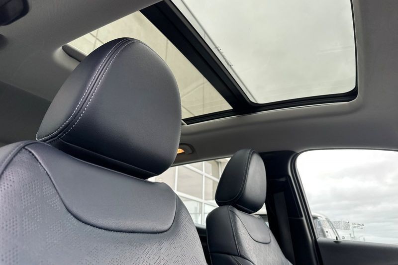 Chevrolet Bolt EUV Vehicle Full-screen Gallery Image 17