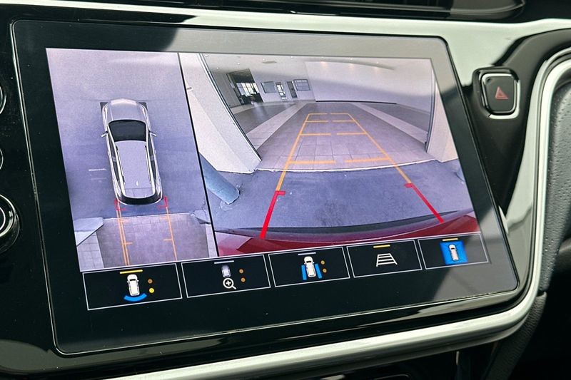 Chevrolet Bolt EUV Vehicle Full-screen Gallery Image 19
