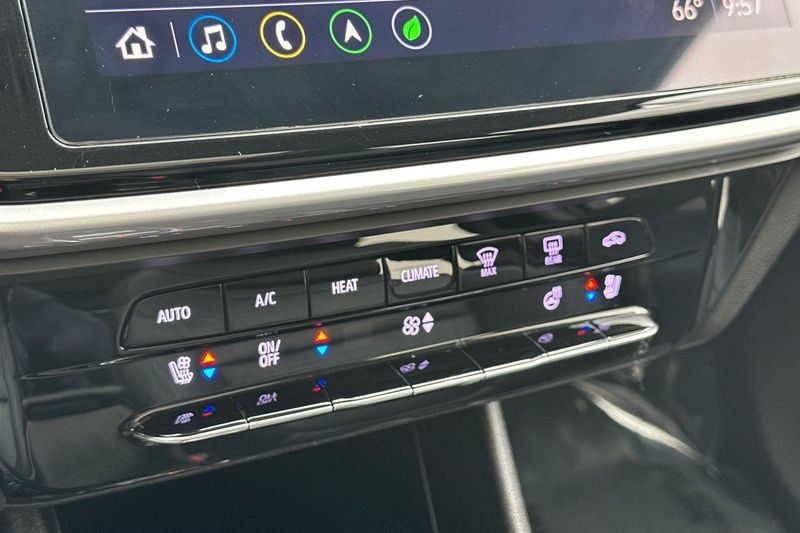 Chevrolet Bolt EUV Vehicle Full-screen Gallery Image 20