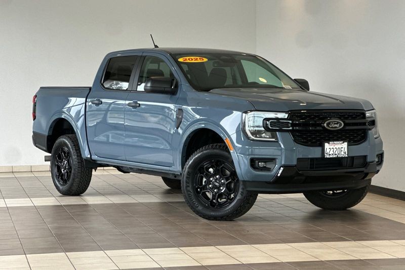 Ford Ranger Vehicle Full-screen Gallery Image 02