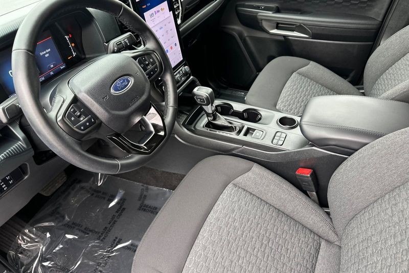 Ford Ranger Vehicle Full-screen Gallery Image 10