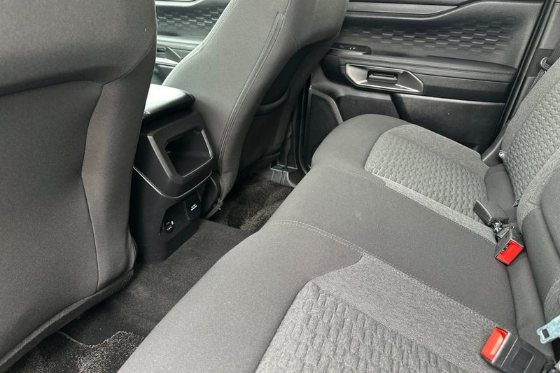 Ford Ranger Vehicle Full-screen Gallery Image 12