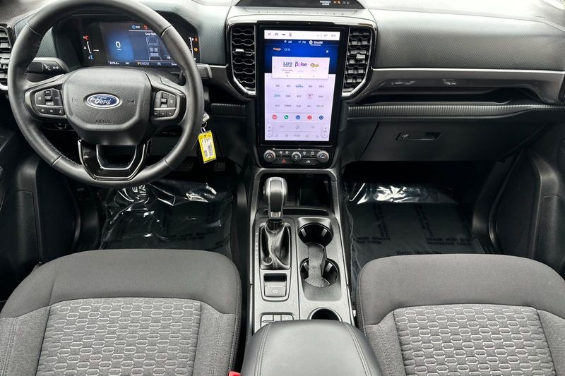 Ford Ranger Vehicle Full-screen Gallery Image 13