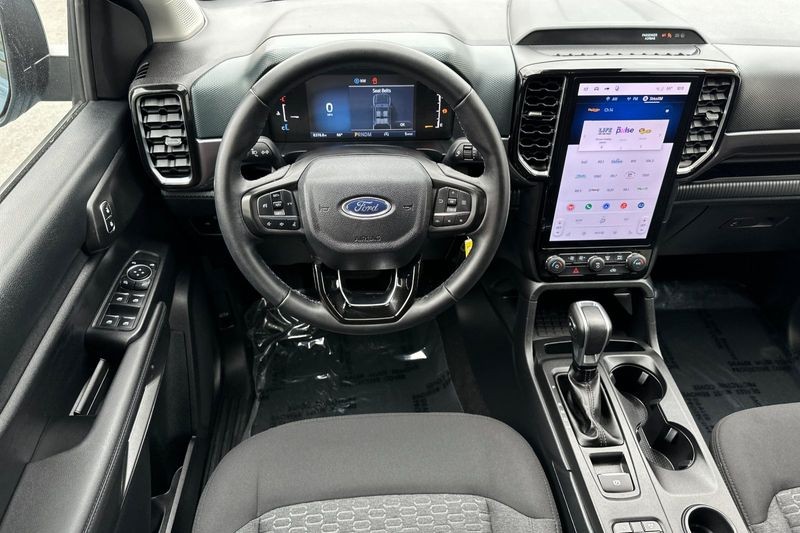 Ford Ranger Vehicle Full-screen Gallery Image 14