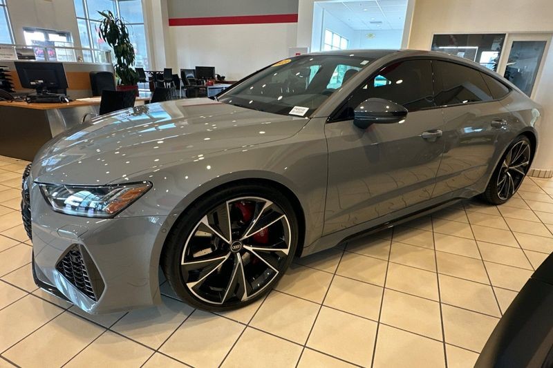 Audi RS 7 Vehicle Full-screen Gallery Image 07