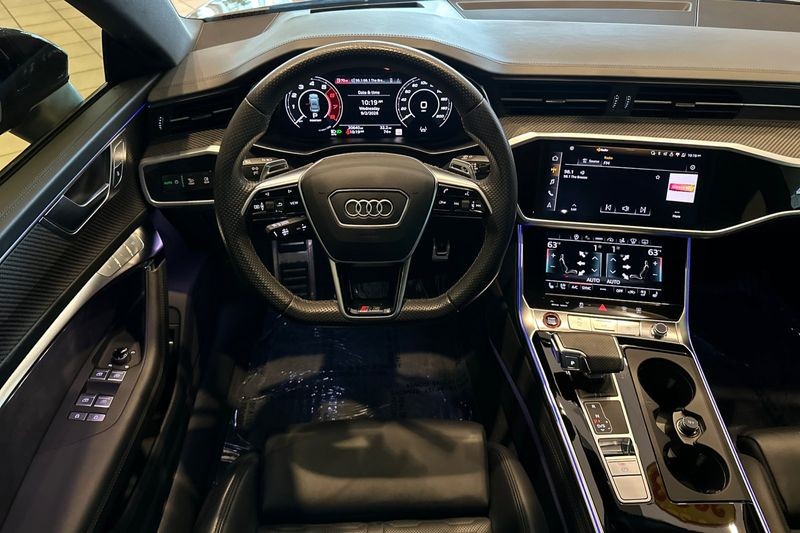 Audi RS 7 Vehicle Full-screen Gallery Image 14