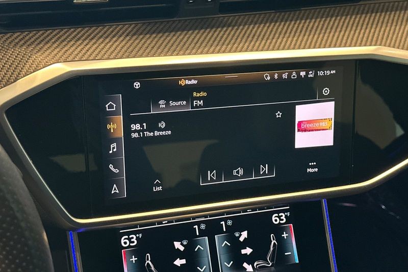 Audi RS 7 Vehicle Full-screen Gallery Image 17