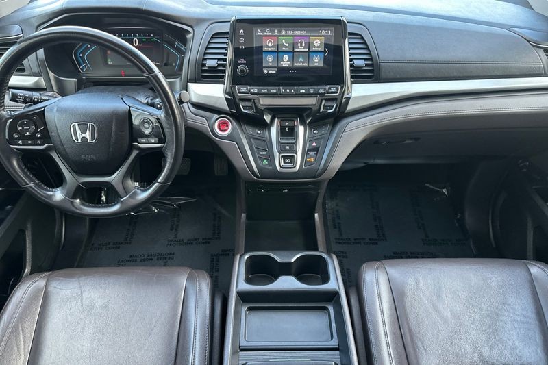 Honda Odyssey Vehicle Full-screen Gallery Image 13
